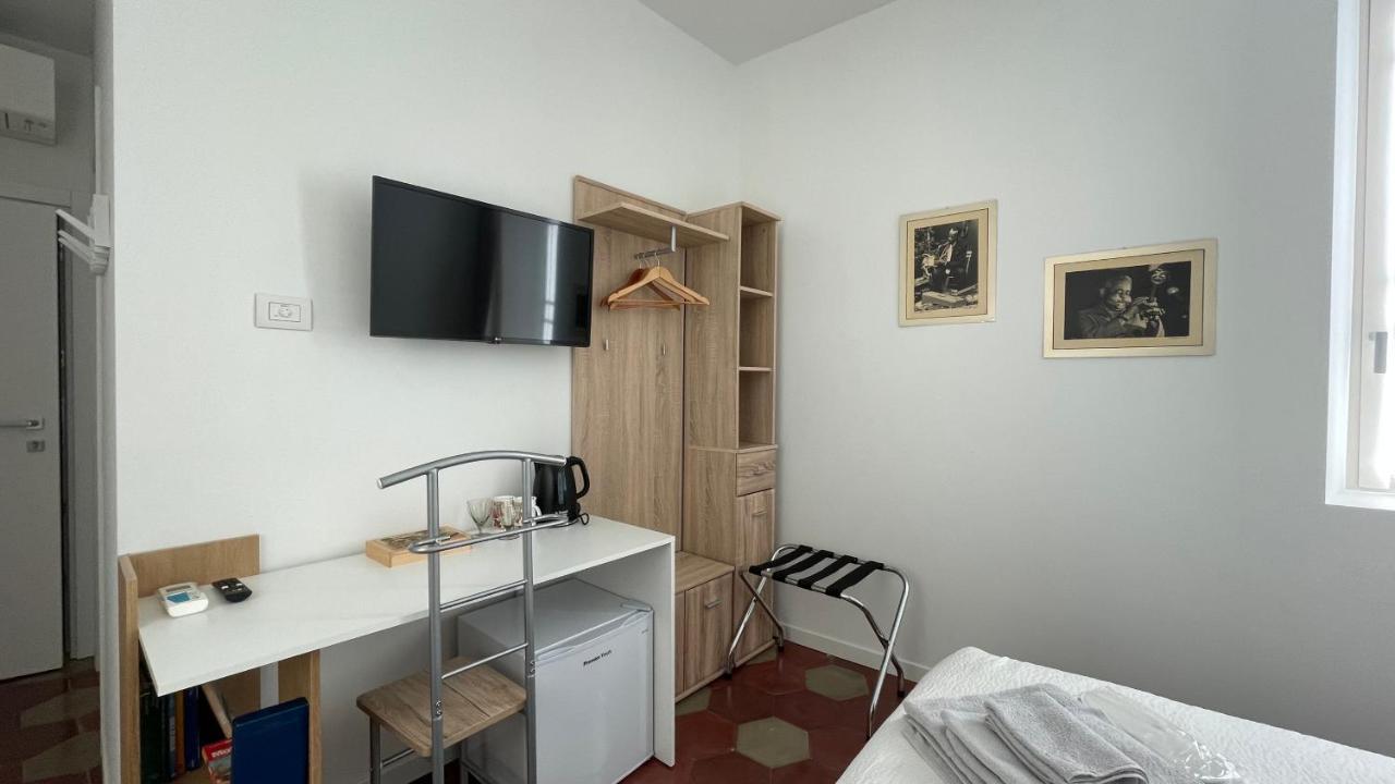 Santa Vincenza - Suite Indipendente Lovere Exterior photo