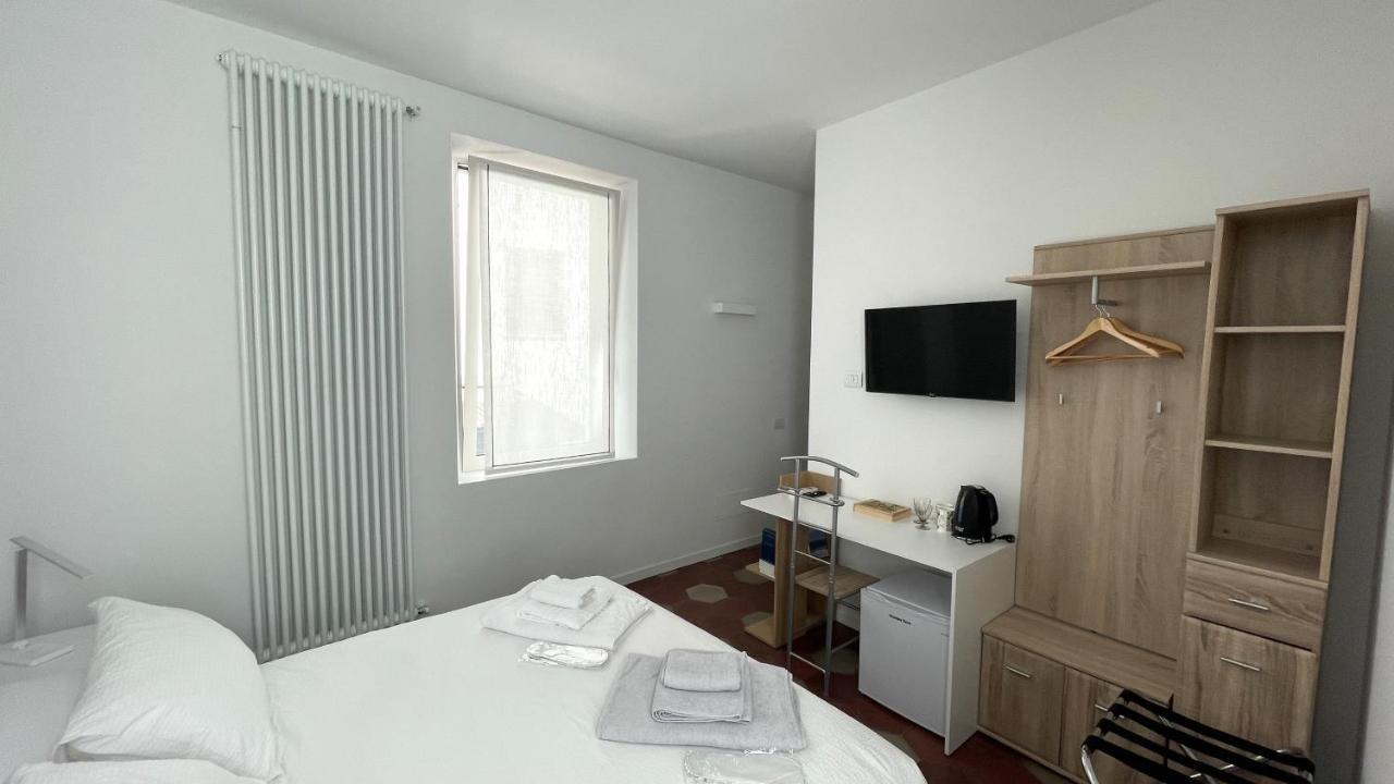 Santa Vincenza - Suite Indipendente Lovere Exterior photo