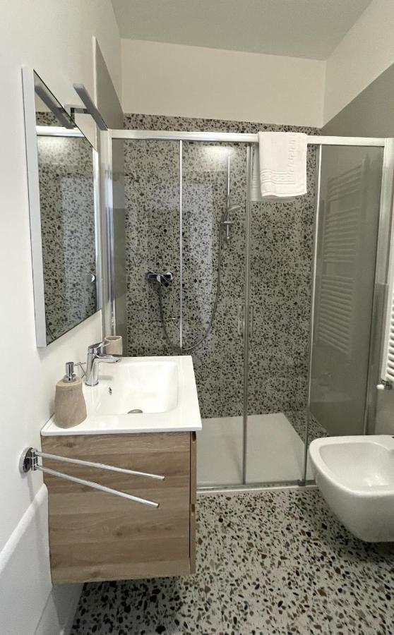 Santa Vincenza - Suite Indipendente Lovere Exterior photo